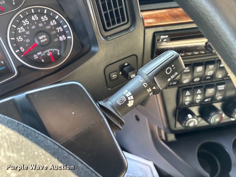 image for item DU0367 2020 International LT625 semi truck