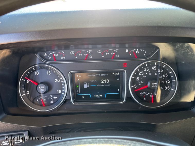 image for item DU0367 2020 International LT625 semi truck