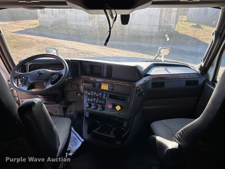 image for item DU0367 2020 International LT625 semi truck