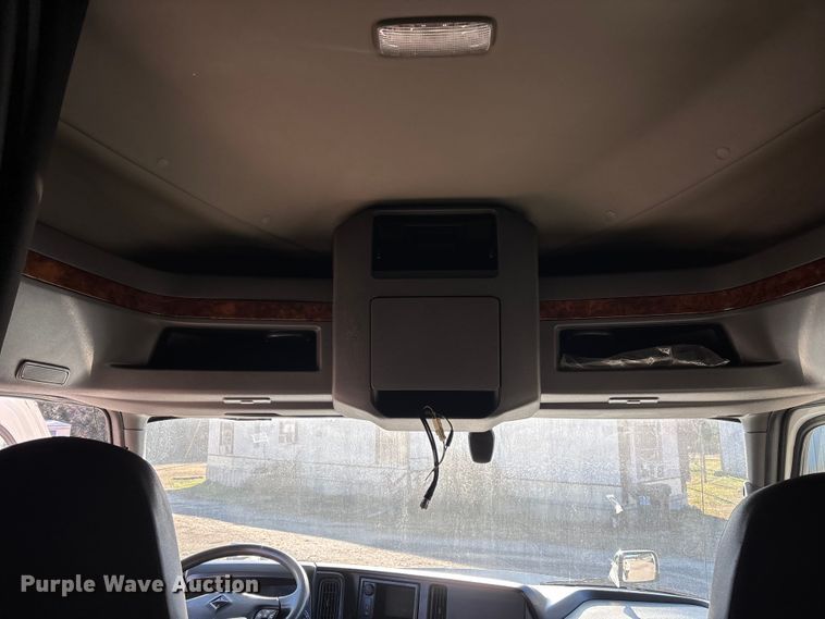 image for item DU0367 2020 International LT625 semi truck