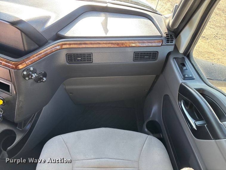 image for item DU0367 2020 International LT625 semi truck