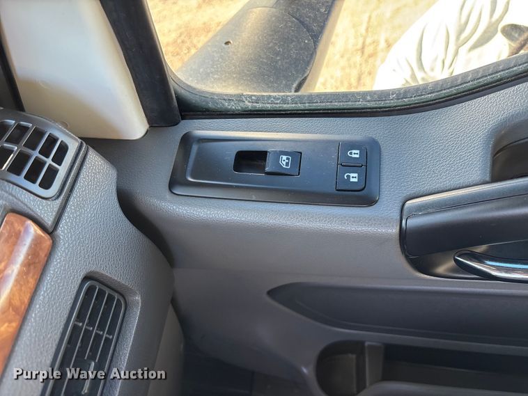 image for item DU0367 2020 International LT625 semi truck