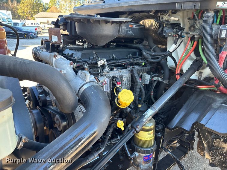 image for item DU0367 2020 International LT625 semi truck