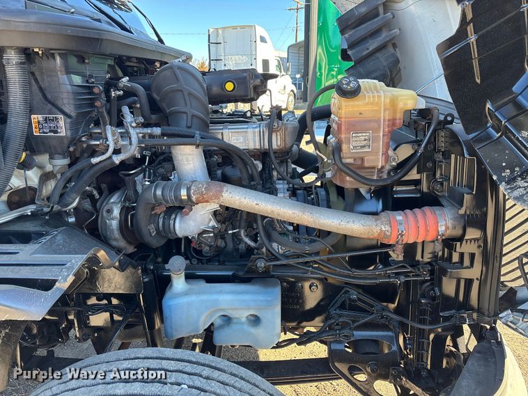 image for item DU0367 2020 International LT625 semi truck