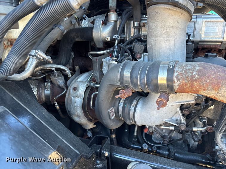 image for item DU0367 2020 International LT625 semi truck