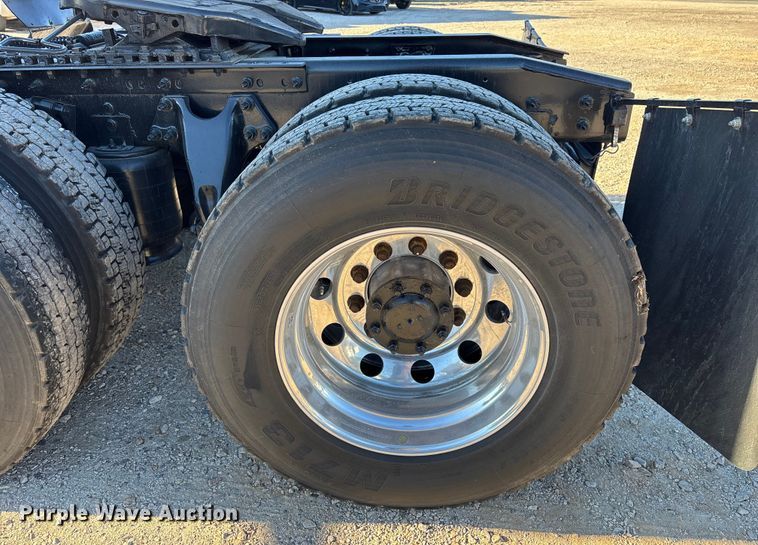 image for item DU0367 2020 International LT625 semi truck