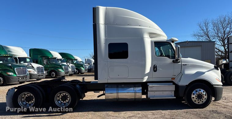 image for item DU0368 2020 International LT625 semi truck