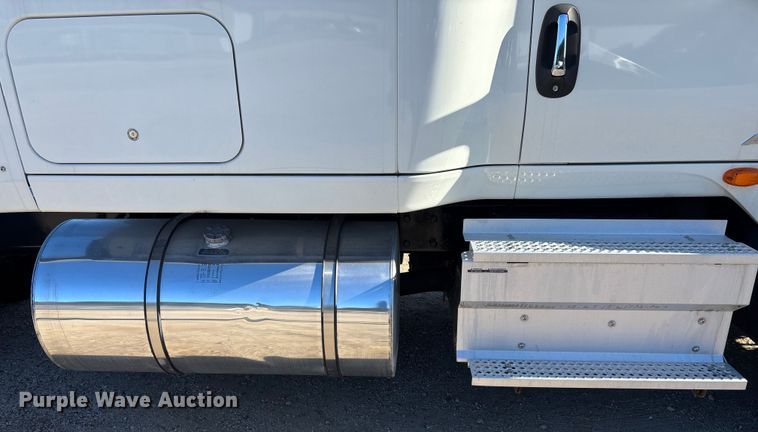 image for item DU0368 2020 International LT625 semi truck