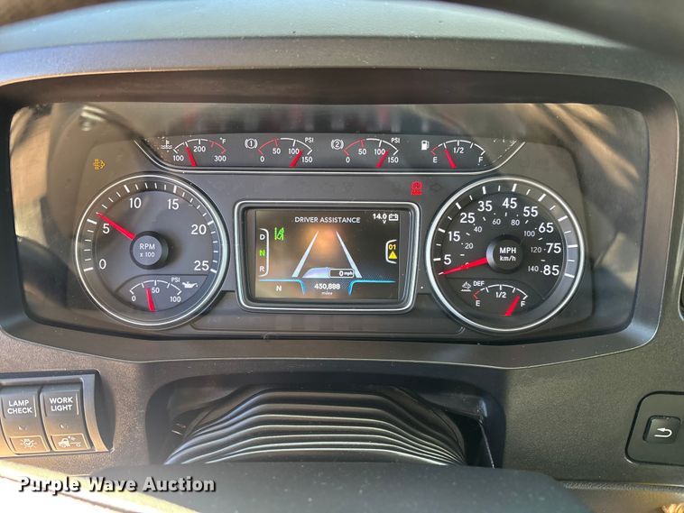 image for item DU0368 2020 International LT625 semi truck