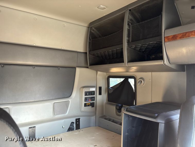 image for item DU0368 2020 International LT625 semi truck