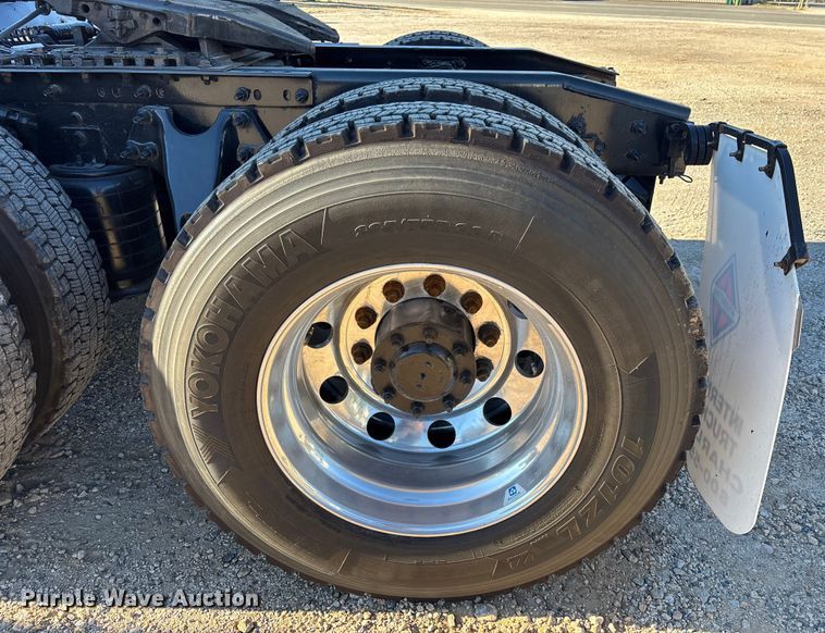 image for item DU0368 2020 International LT625 semi truck