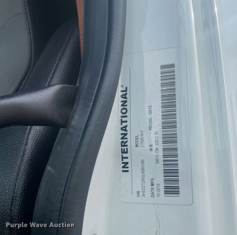 image for item DU0368 2020 International LT625 semi truck