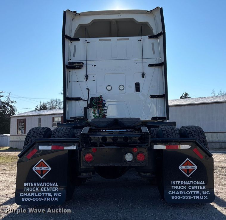 image for item DU0369 2020 International LT625 semi truck