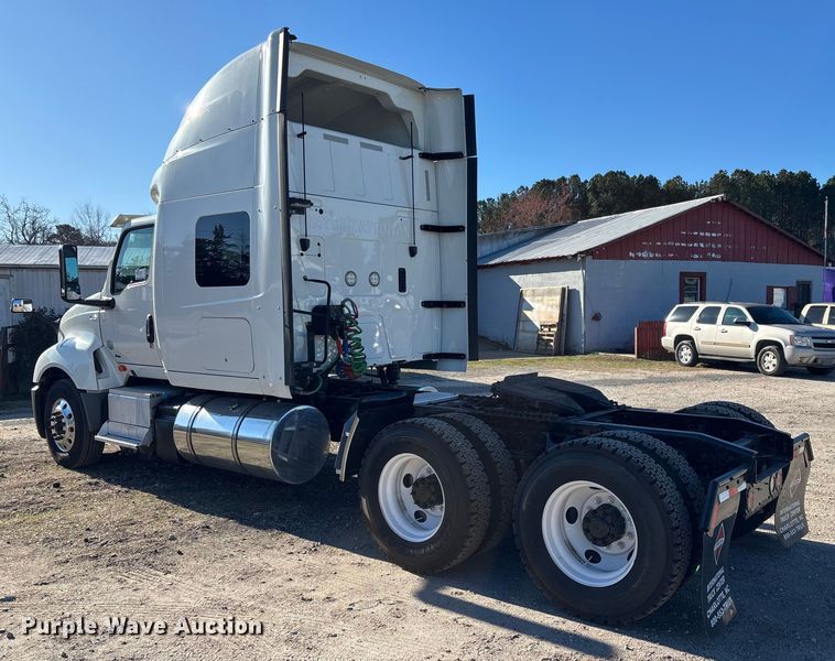 image for item DU0369 2020 International LT625 semi truck