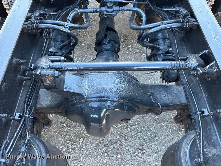 image for item DU0369 2020 International LT625 semi truck