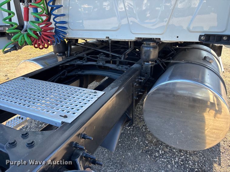 image for item DU0369 2020 International LT625 semi truck