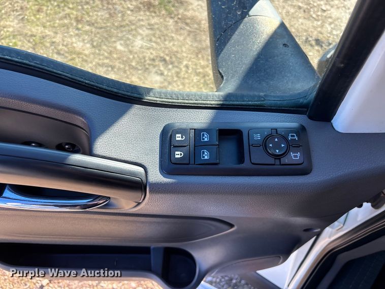 image for item DU0369 2020 International LT625 semi truck