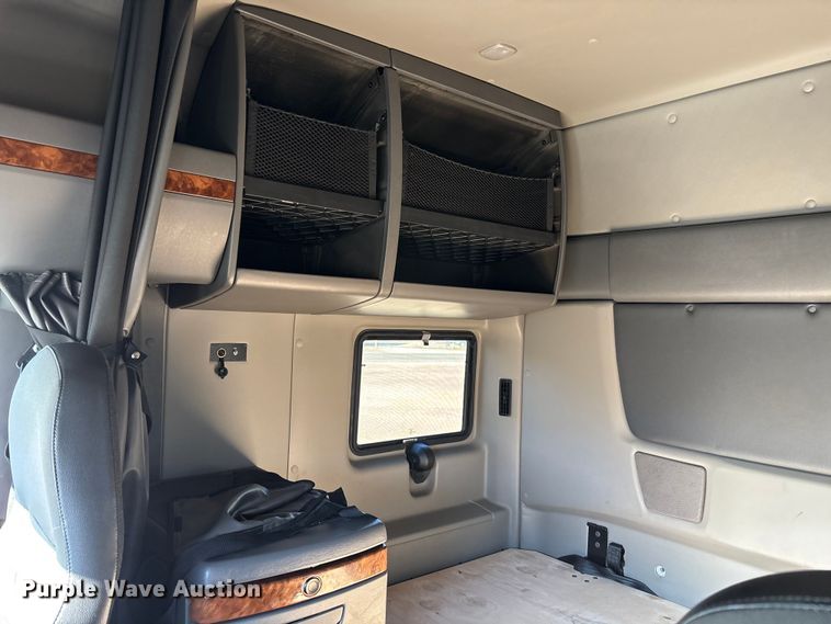 image for item DU0369 2020 International LT625 semi truck