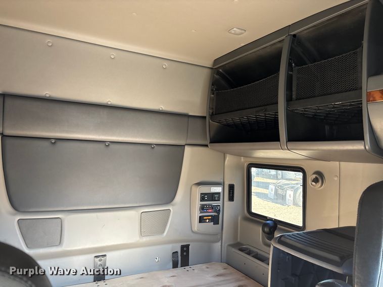 image for item DU0369 2020 International LT625 semi truck