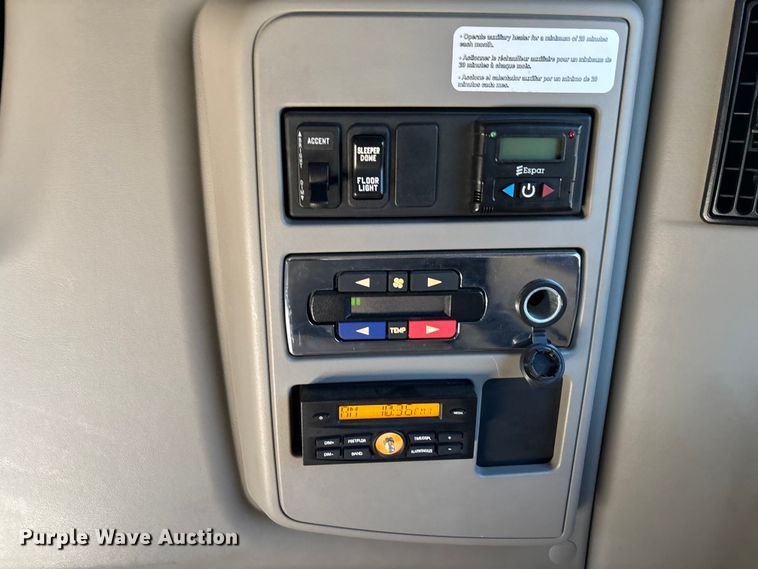 image for item DU0369 2020 International LT625 semi truck