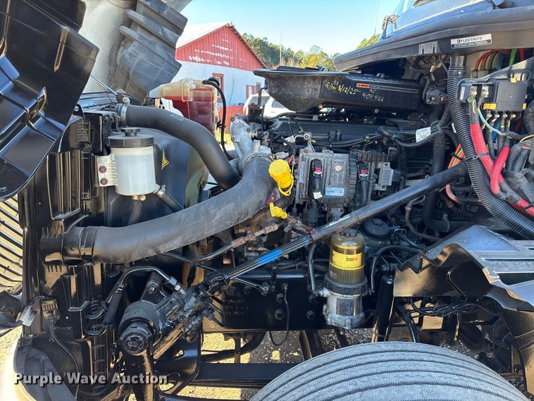 image for item DU0369 2020 International LT625 semi truck