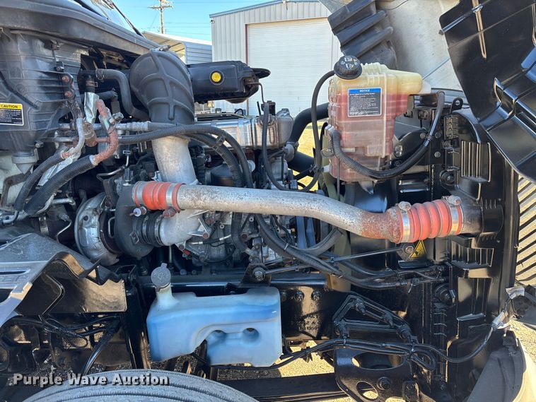 image for item DU0369 2020 International LT625 semi truck