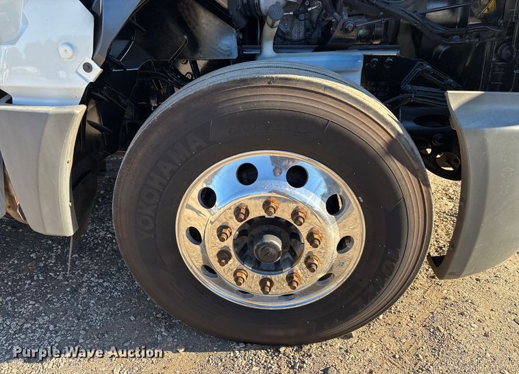 image for item DU0369 2020 International LT625 semi truck