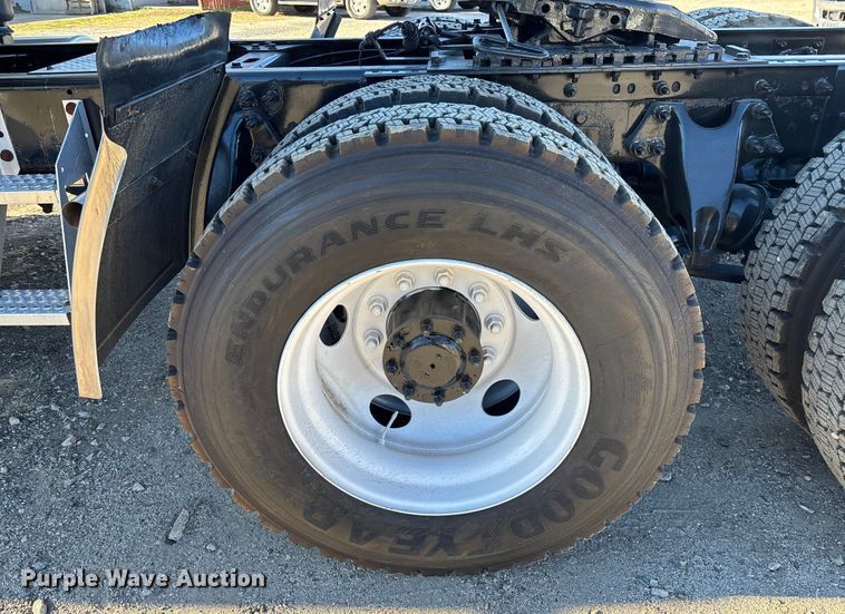 image for item DU0369 2020 International LT625 semi truck