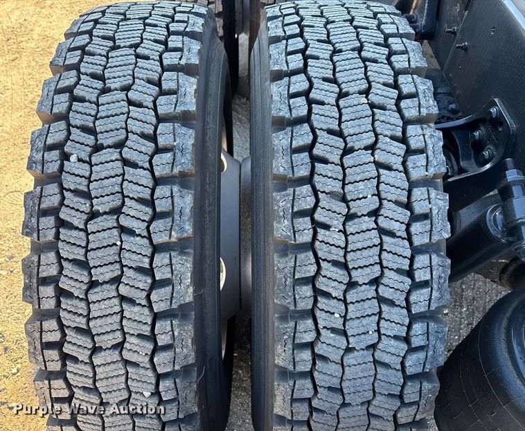 image for item DU0369 2020 International LT625 semi truck