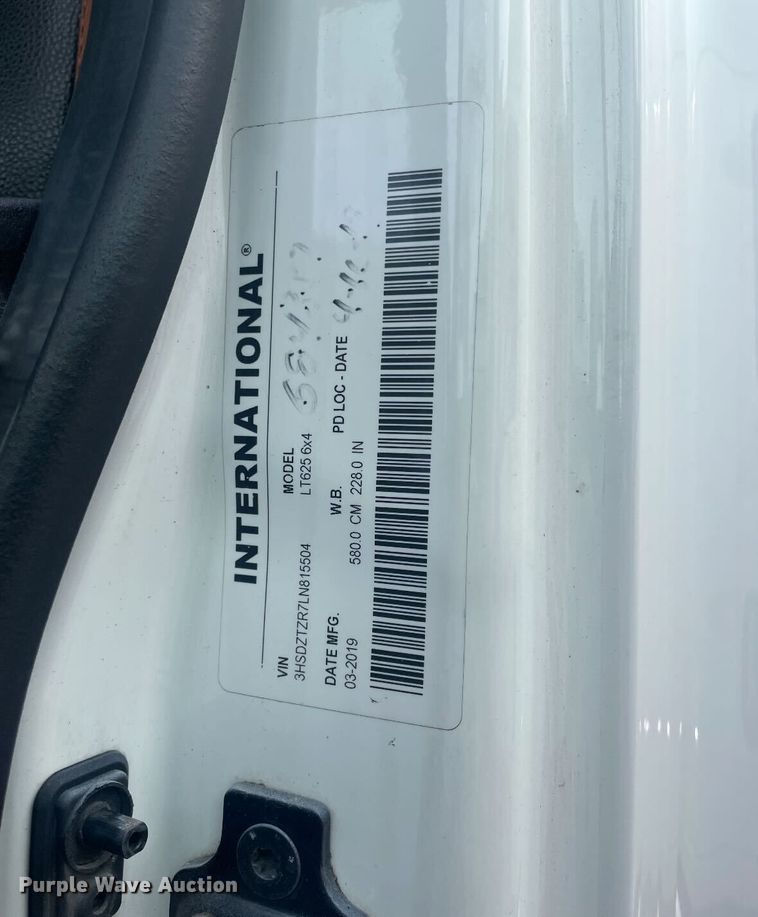 image for item DU0369 2020 International LT625 semi truck