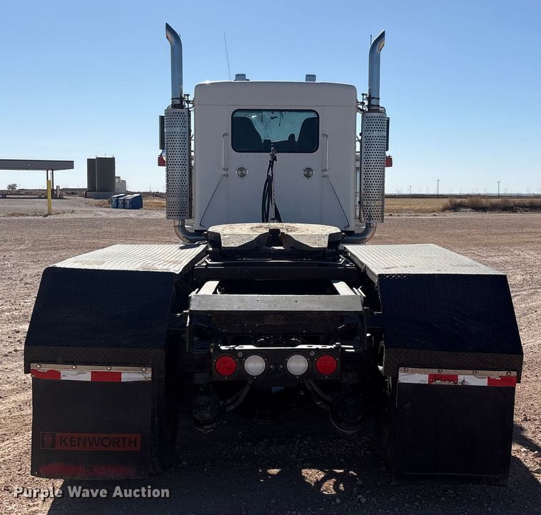 image for item DV6662 2017 Kenworth  glider kit semi truck