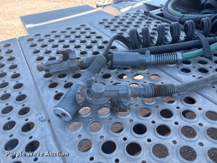 image for item DV6662 2017 Kenworth  glider kit semi truck