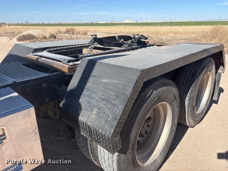 image for item DV6662 2017 Kenworth  glider kit semi truck