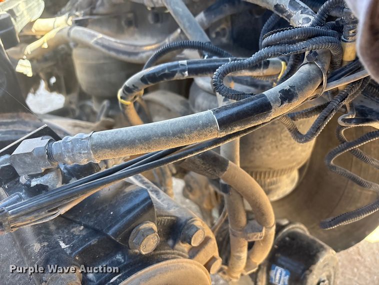 image for item DV6662 2017 Kenworth  glider kit semi truck