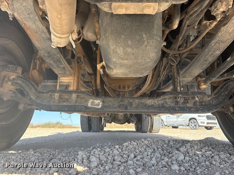 image for item DV6662 2017 Kenworth  glider kit semi truck