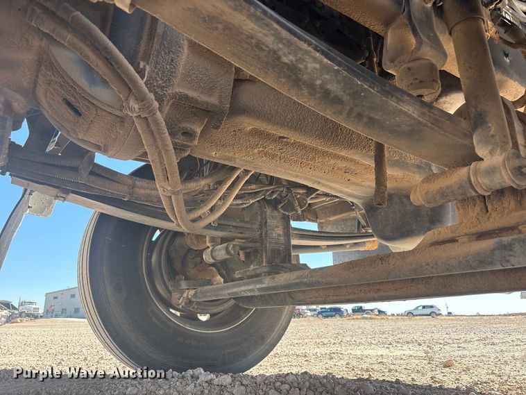 image for item DV6662 2017 Kenworth  glider kit semi truck