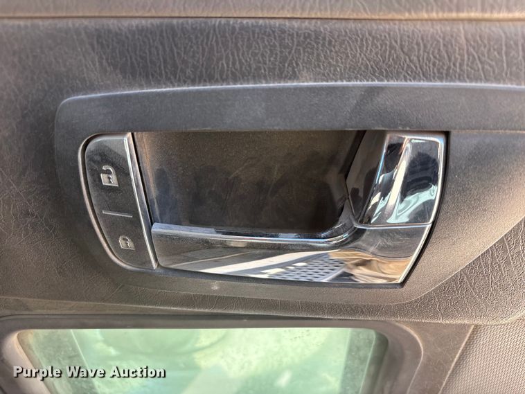 image for item DV6662 2017 Kenworth  glider kit semi truck