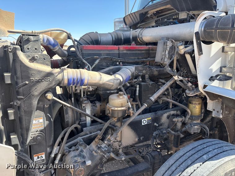 image for item DV6662 2017 Kenworth  glider kit semi truck