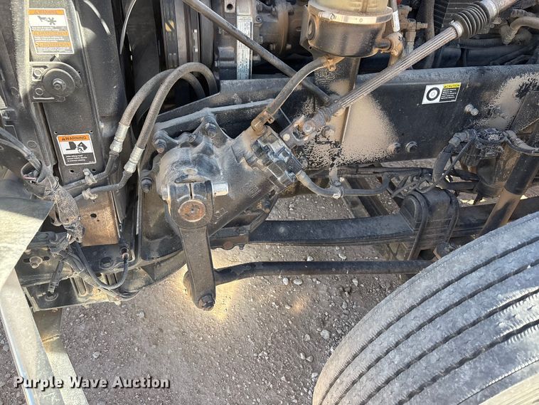 image for item DV6662 2017 Kenworth  glider kit semi truck