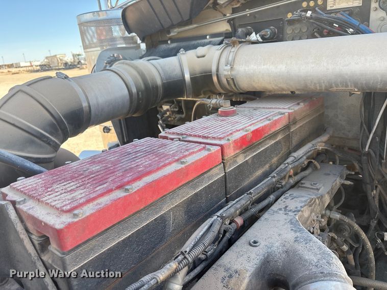 image for item DV6662 2017 Kenworth  glider kit semi truck