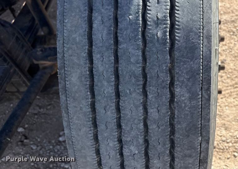 image for item DV6662 2017 Kenworth  glider kit semi truck