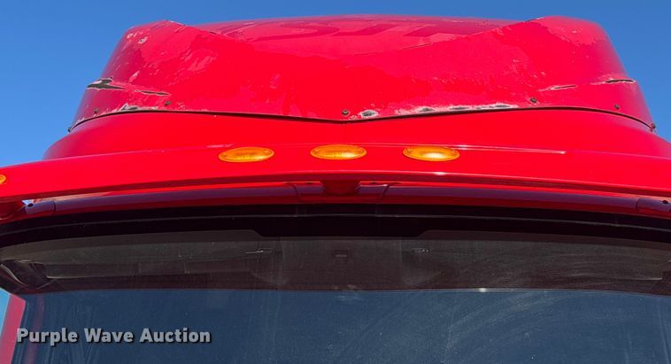 image for item DW7387 2014 International LF687 semi truck