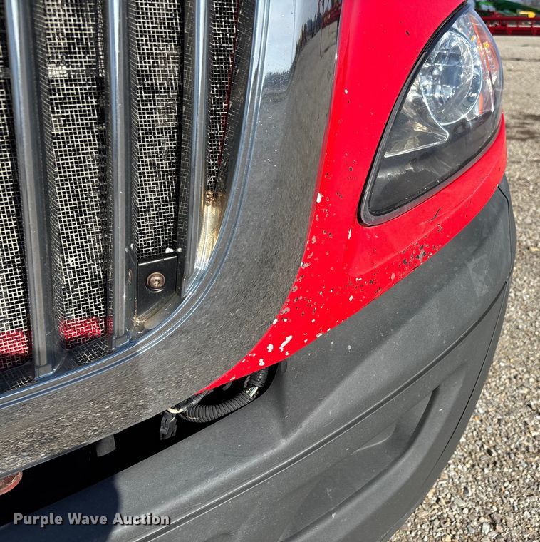 image for item DW7387 2014 International LF687 semi truck