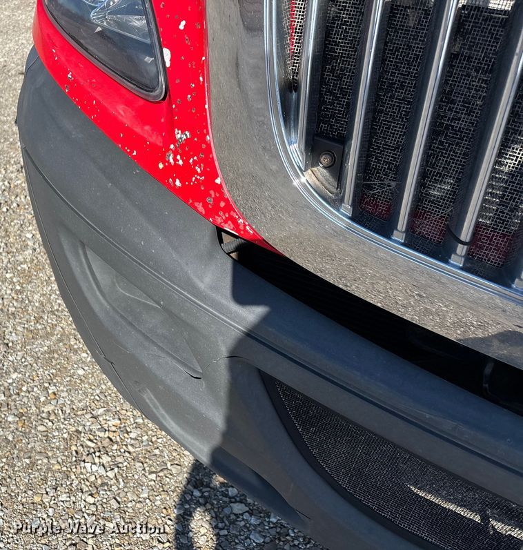 image for item DW7387 2014 International LF687 semi truck