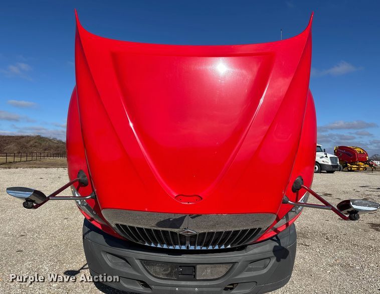 image for item DW7387 2014 International LF687 semi truck