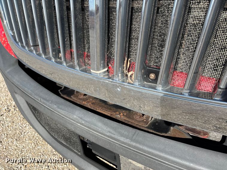 image for item DW7387 2014 International LF687 semi truck