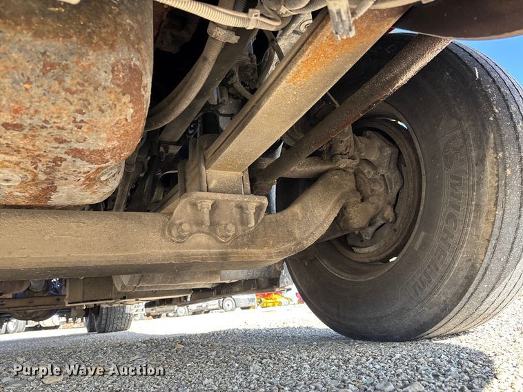 image for item DW7387 2014 International LF687 semi truck