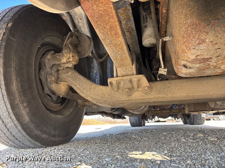 image for item DW7387 2014 International LF687 semi truck