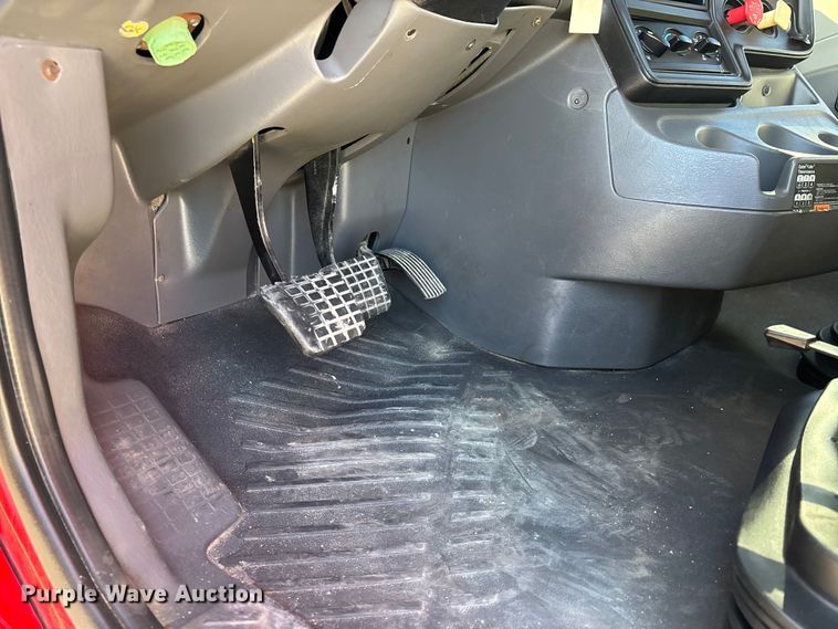 image for item DW7387 2014 International LF687 semi truck