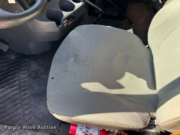 image for item DW7387 2014 International LF687 semi truck